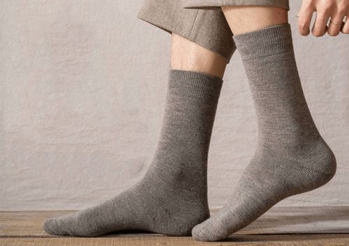 襪子 被忽視的時尚細(xì)節(jié)，還是品味的敗筆？